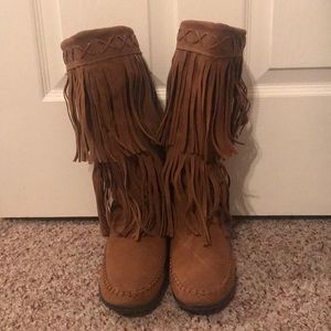 Fringe boots